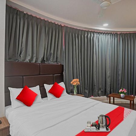 Hotel O Infinity Surat Dış mekan fotoğraf