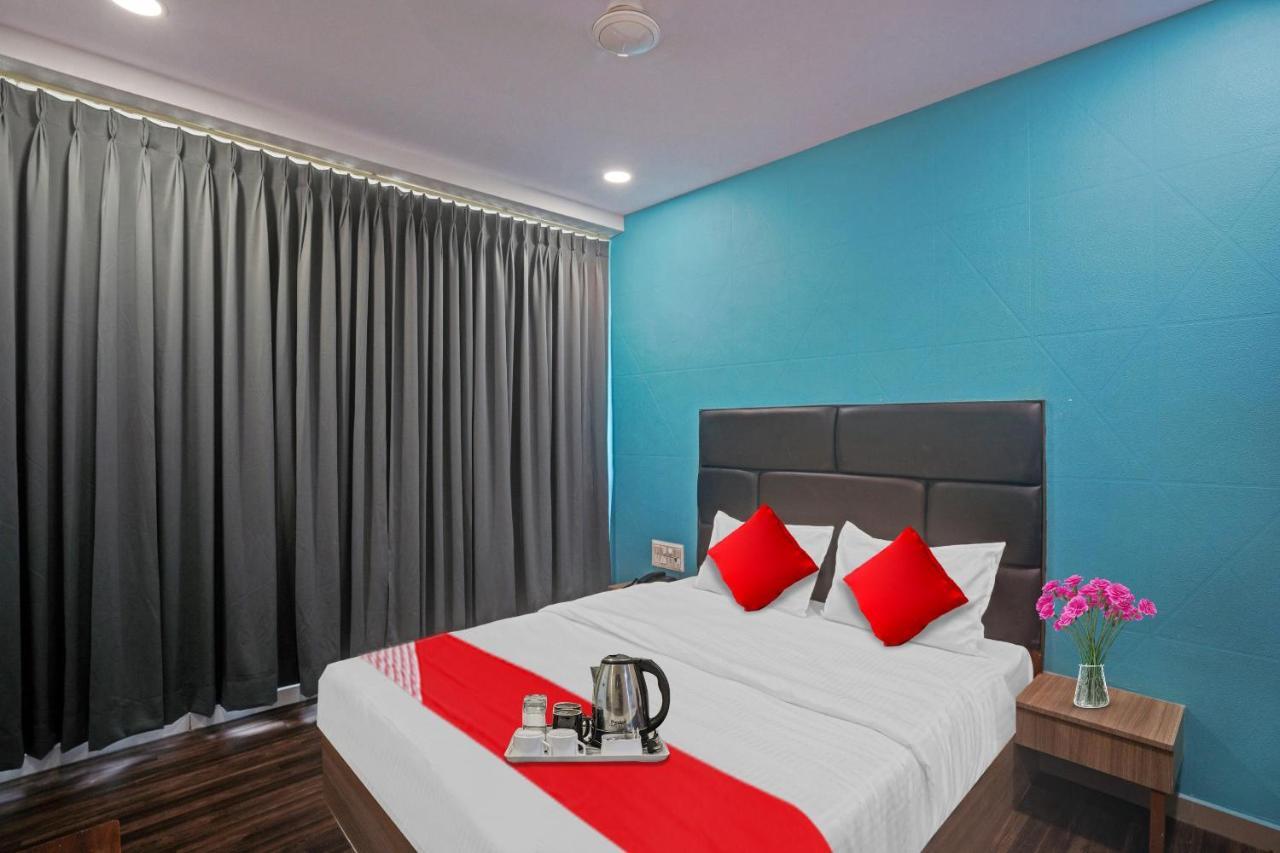 Hotel O Infinity Surat Dış mekan fotoğraf