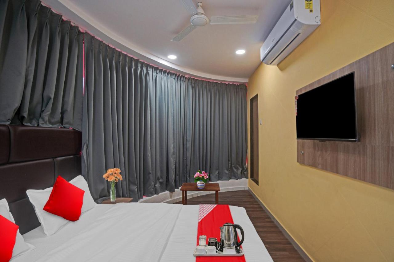 Hotel O Infinity Surat Dış mekan fotoğraf