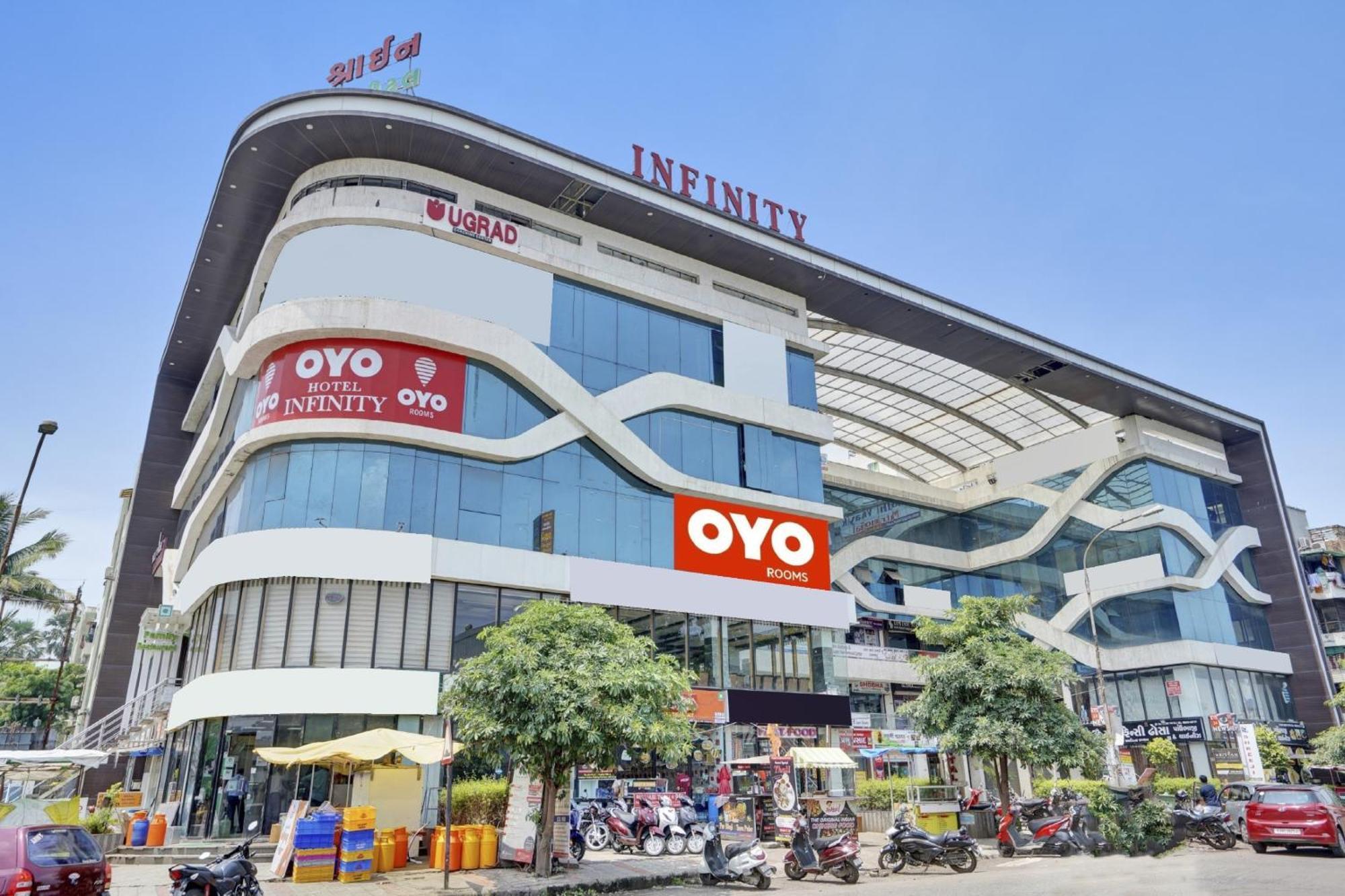 Hotel O Infinity Surat Dış mekan fotoğraf