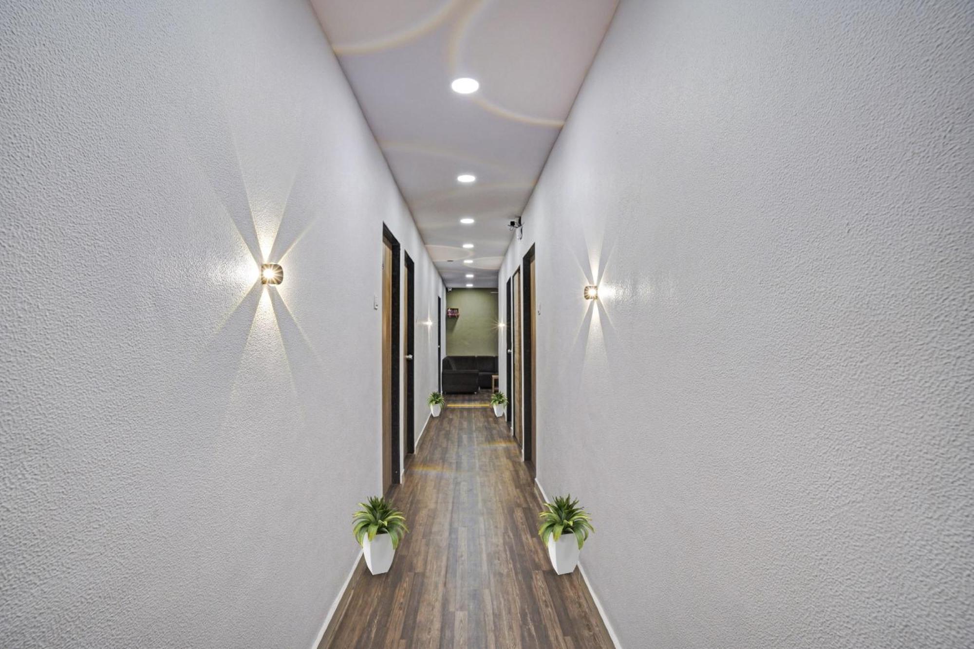 Hotel O Infinity Surat Dış mekan fotoğraf