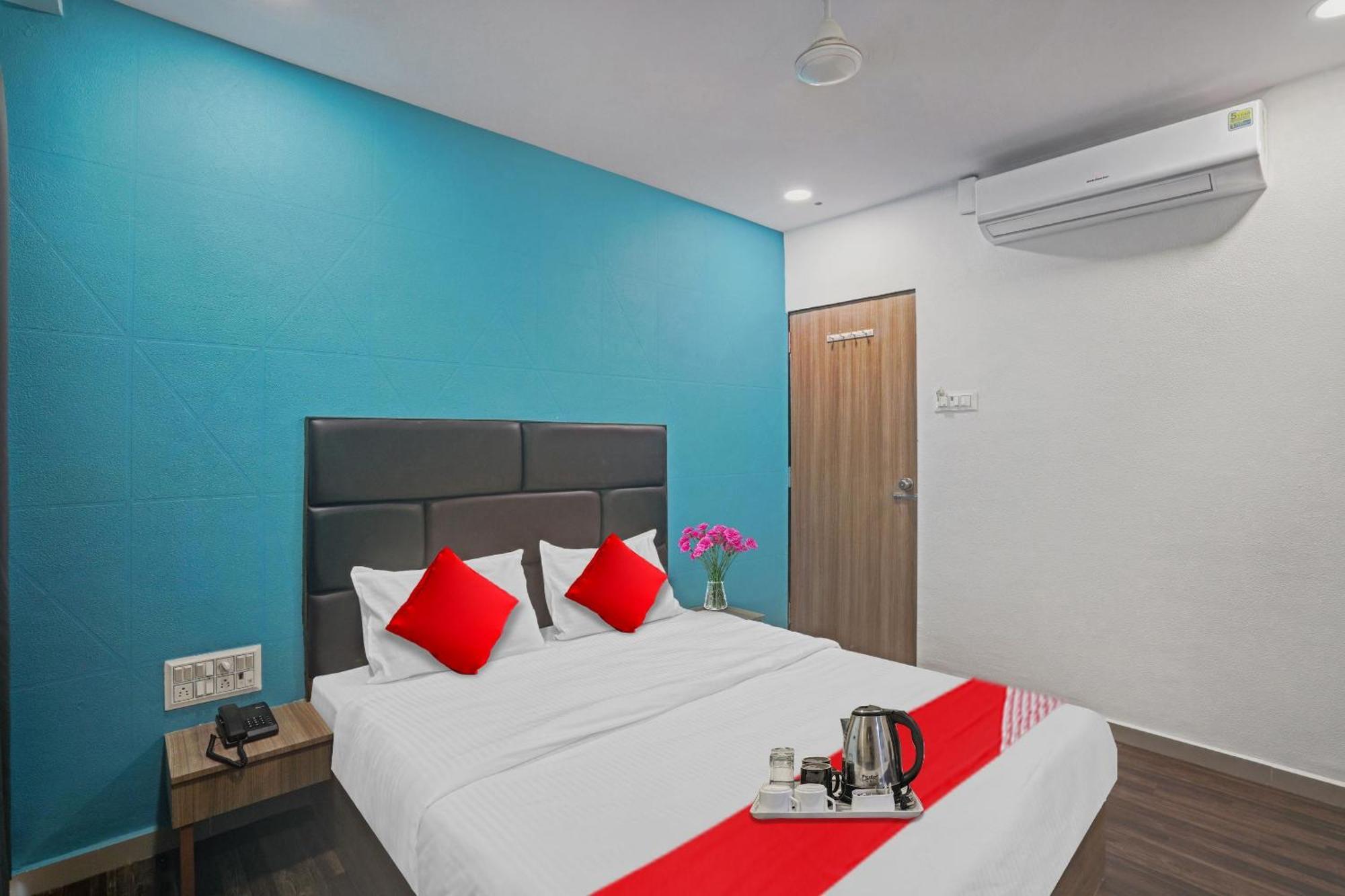 Hotel O Infinity Surat Dış mekan fotoğraf
