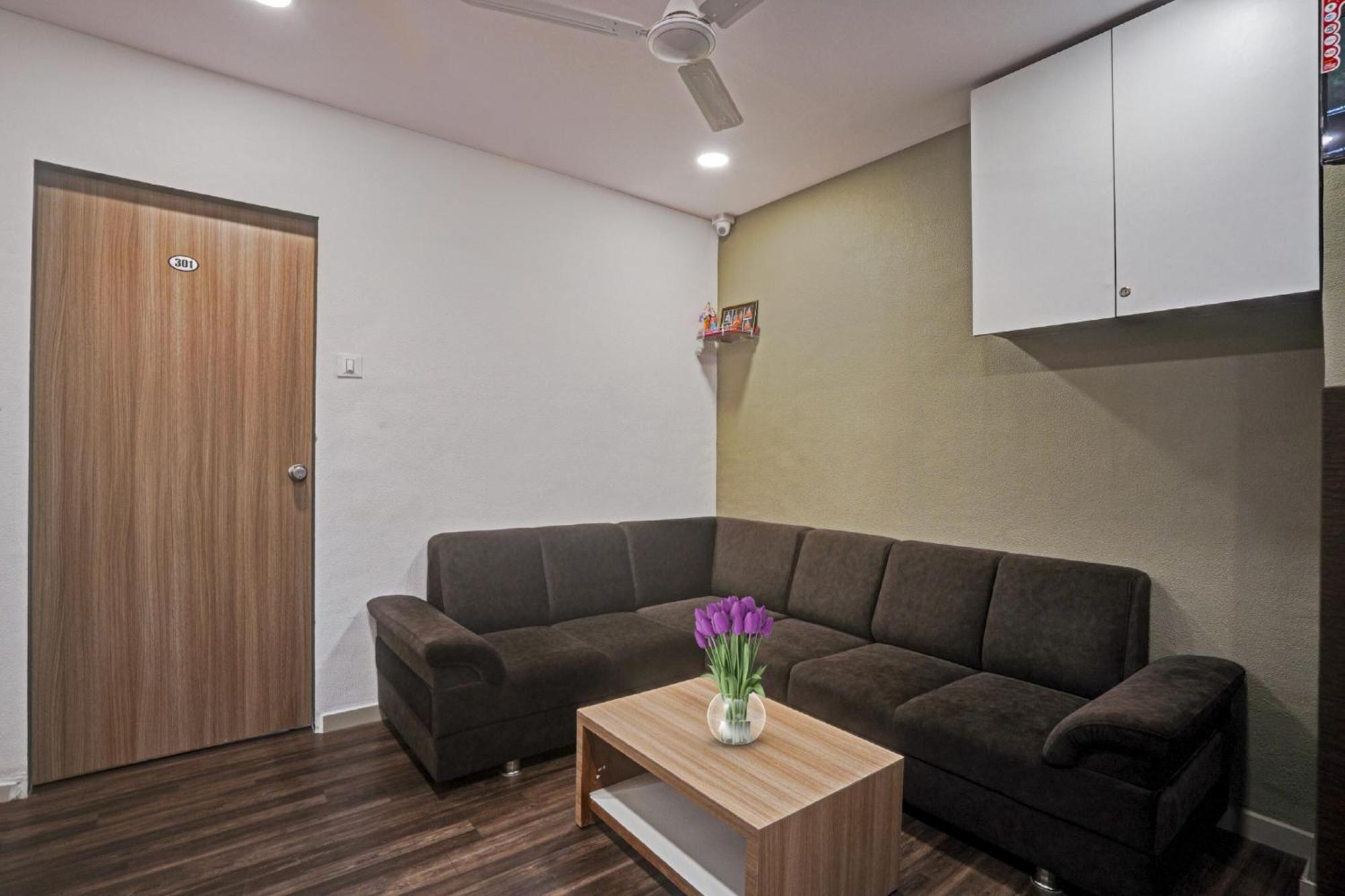 Hotel O Infinity Surat Dış mekan fotoğraf