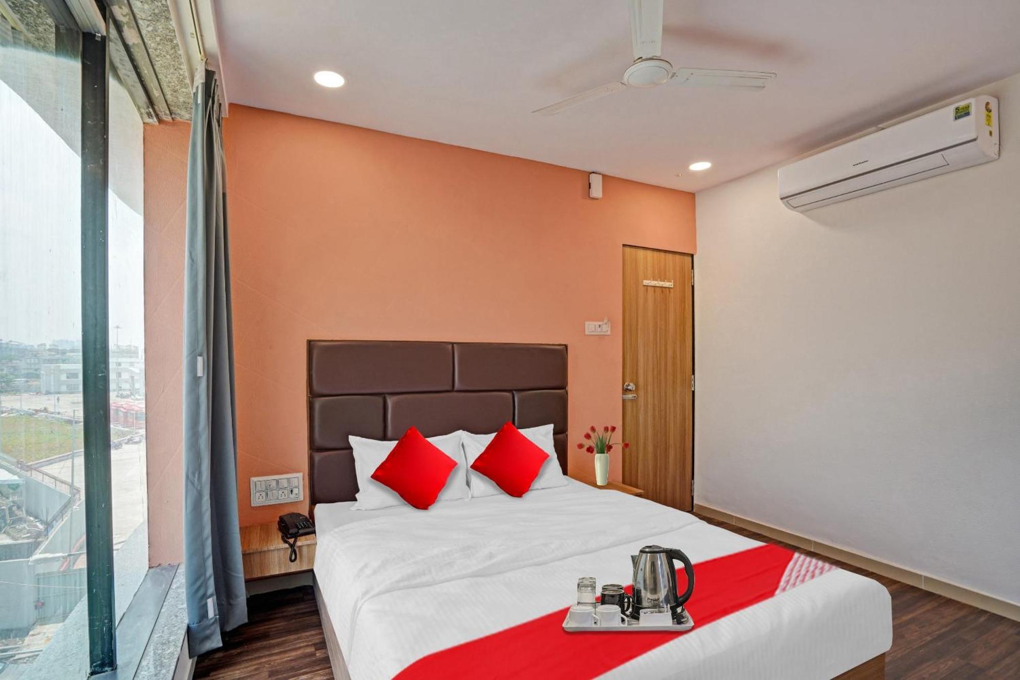 Hotel O Infinity Surat Dış mekan fotoğraf