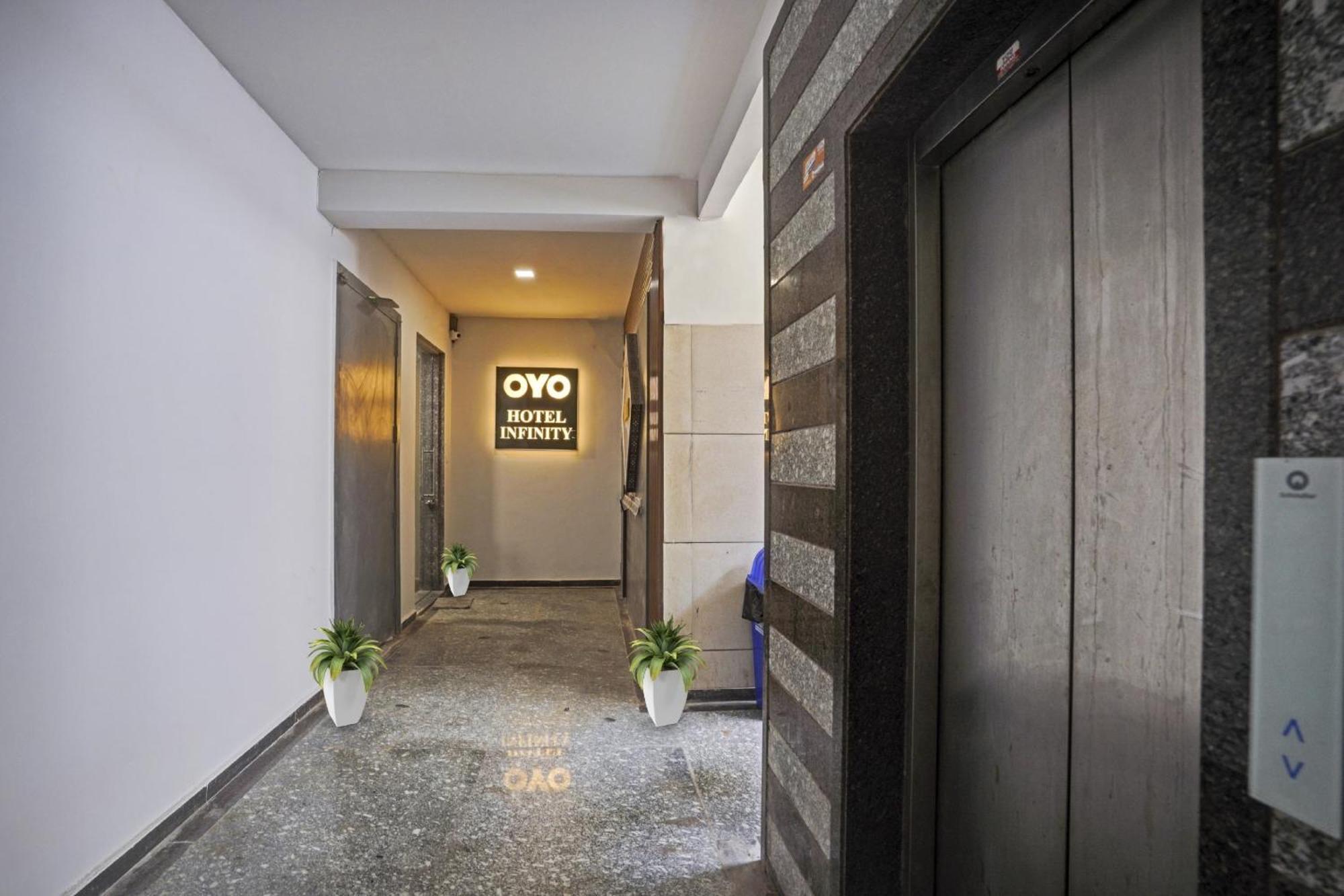 Hotel O Infinity Surat Dış mekan fotoğraf